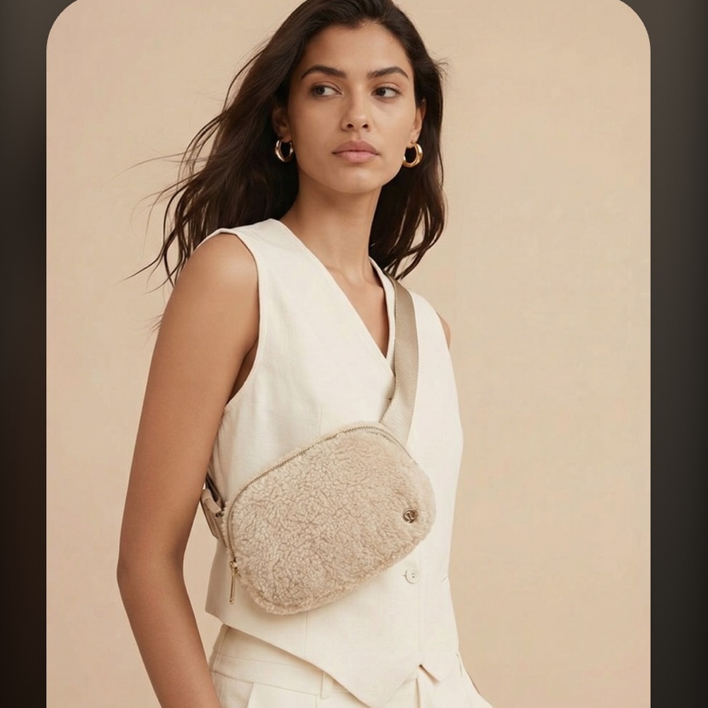 LULULEMON Everywhere Belt Bag Crossbody Sherpa Fleece Ivory NWOT Small